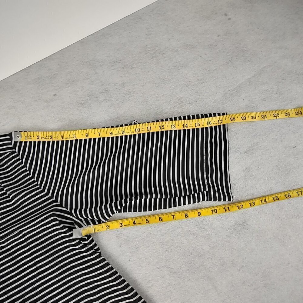 Torrid Black & White Striped Semi-Sheer 3/4 sleeve V-neck Tunic Top Sz 2 = US 18 - Picture 10 of 15